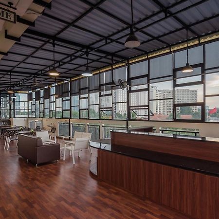 Reddoorz Plus Near Semanggi Джакарта Экстерьер фото
