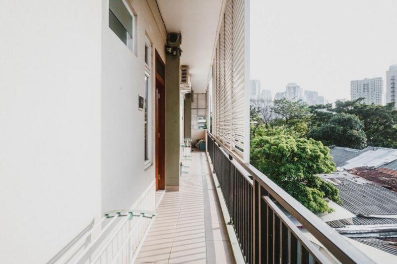 Reddoorz Plus Near Semanggi Джакарта Номер фото