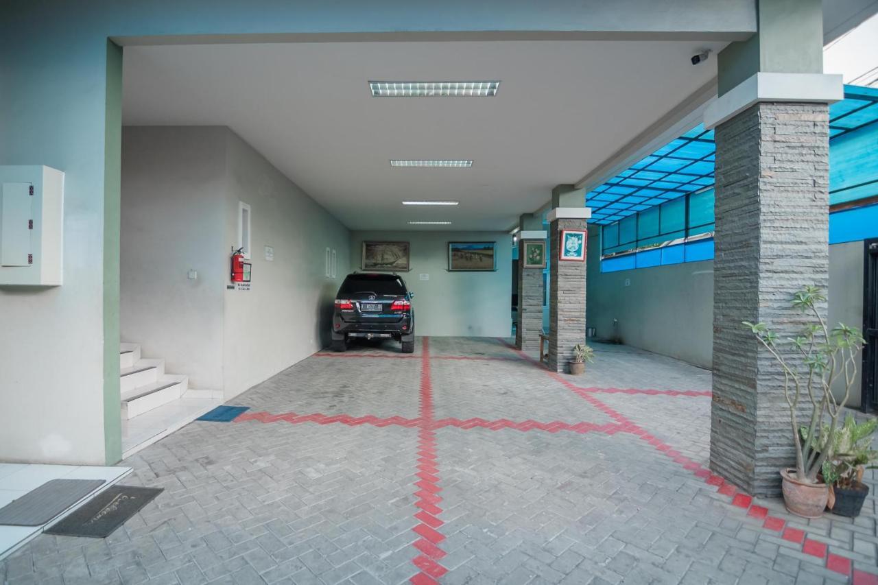 Reddoorz Plus Near Semanggi Джакарта Экстерьер фото