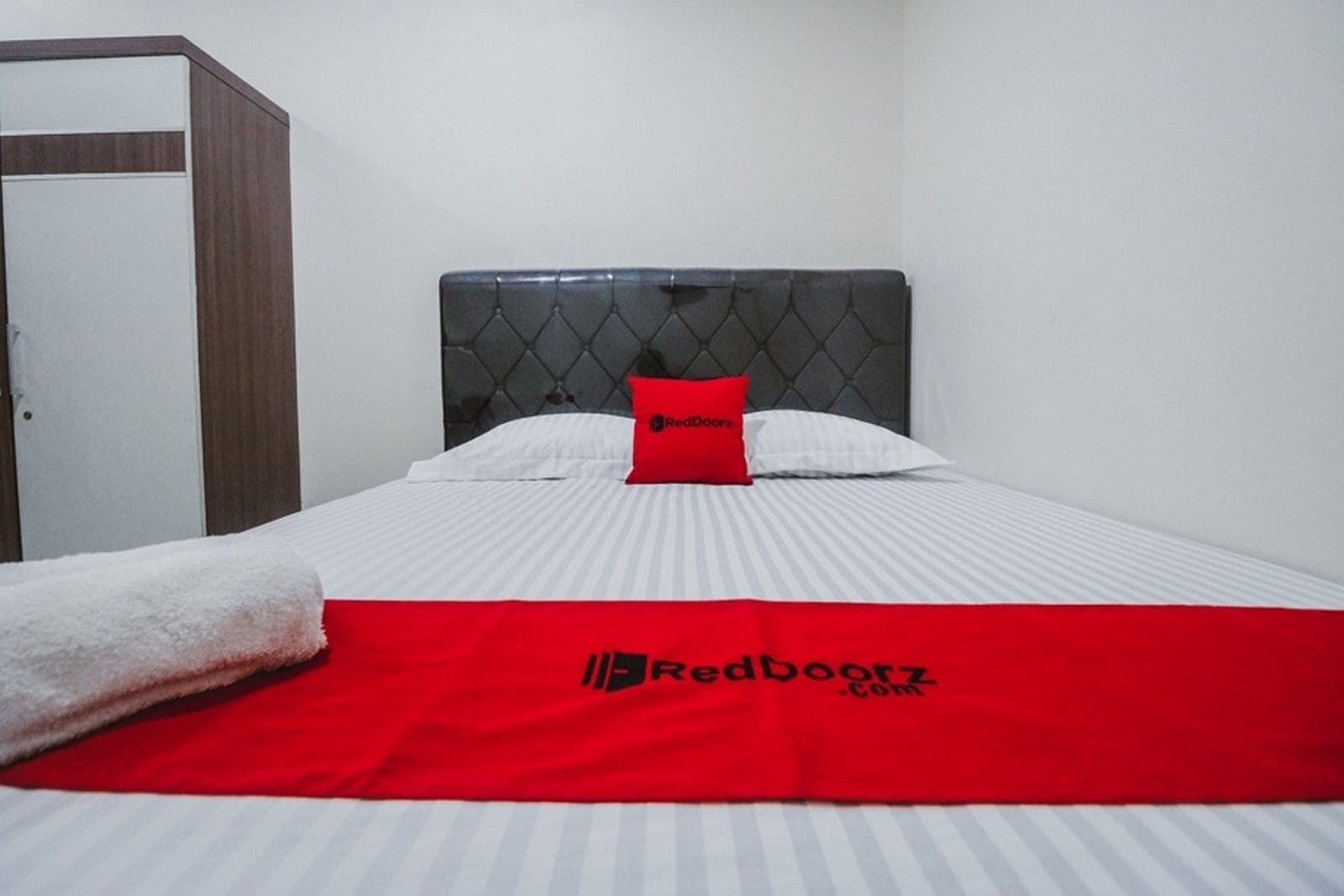 Reddoorz Plus Near Semanggi Джакарта Экстерьер фото