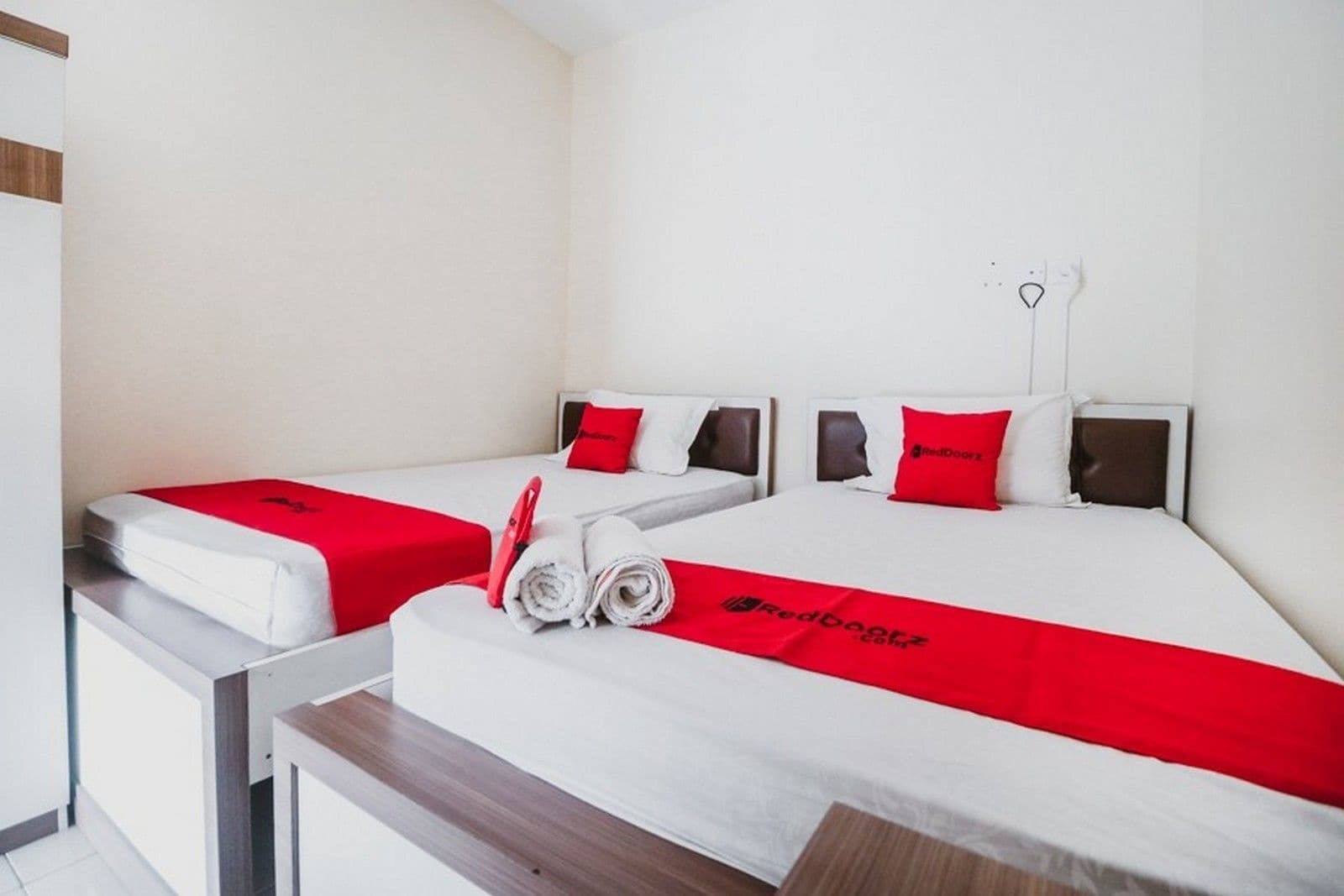 Reddoorz Plus Near Semanggi Джакарта Экстерьер фото